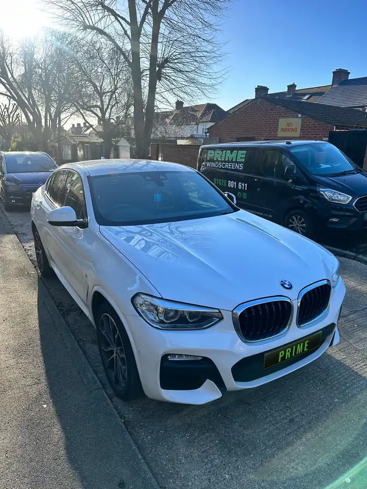 After: the same BMW X4 in Finchley with its new windscreen fitted
