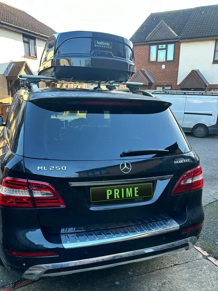 After: the same Mercedes ML 250 in Edgware with a new rear screen fitted