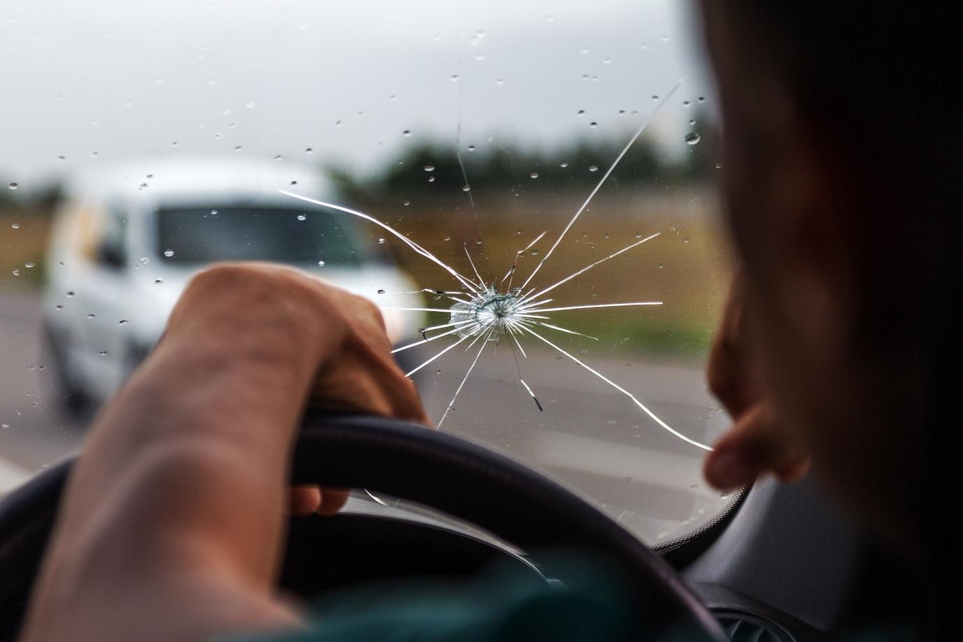 Windscreen Stone Chip Repair/ Windscreen Stone Chip Repair London