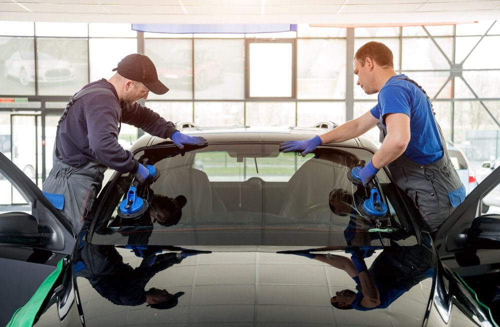 fixing-windscreen